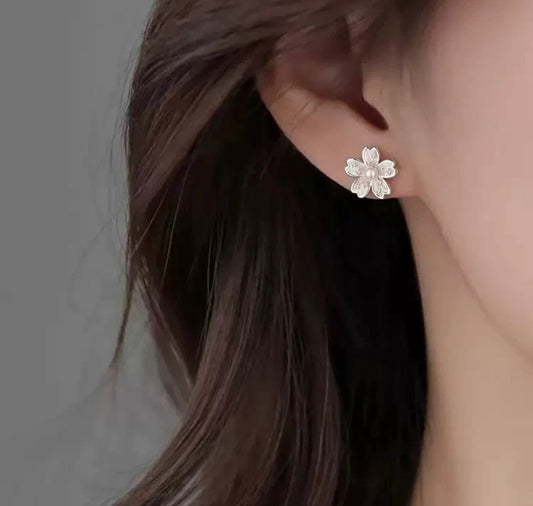925 Sterling Silver Pearl Flower Stud Earrings