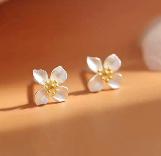 925 Sterling Silver Stud Lovely Flower Earrings