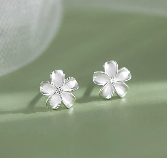 925 Sterling Silver Flower stud earrings