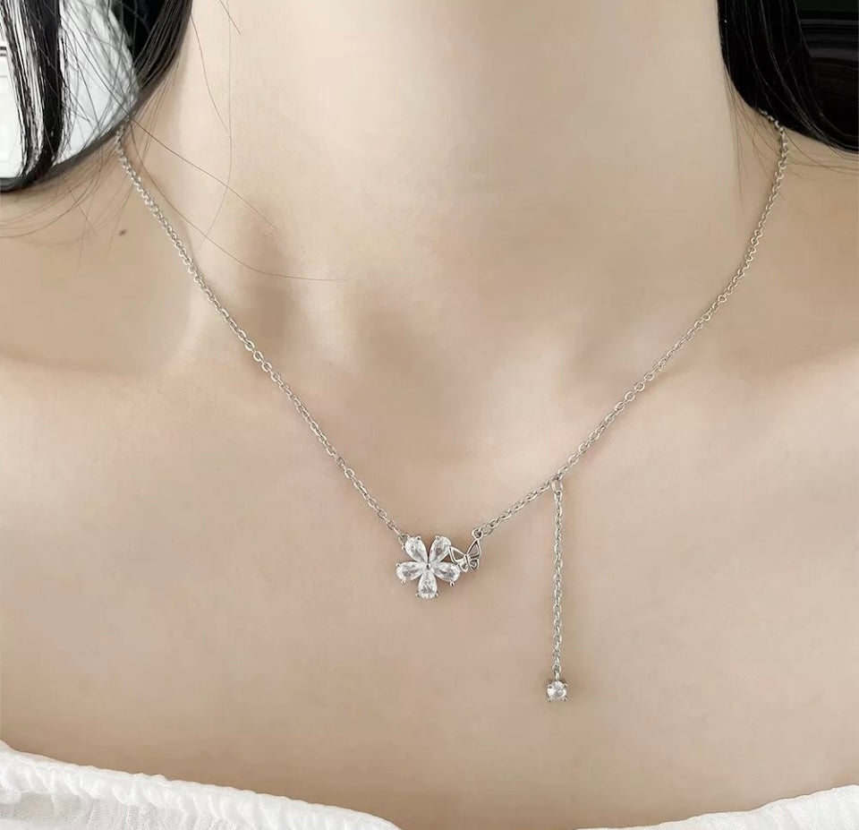 Crystal Flower Cute Minimalist Necklace Silver
