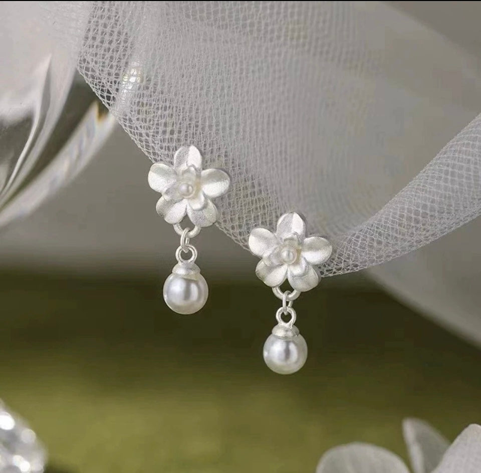 925 Sterling Silver Flower Pearl earrings