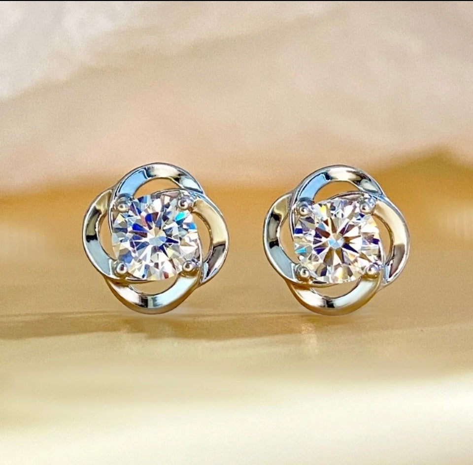 925 Sterling Silver Twist 4 Leaf Clover Flower CZ Stud Earrings